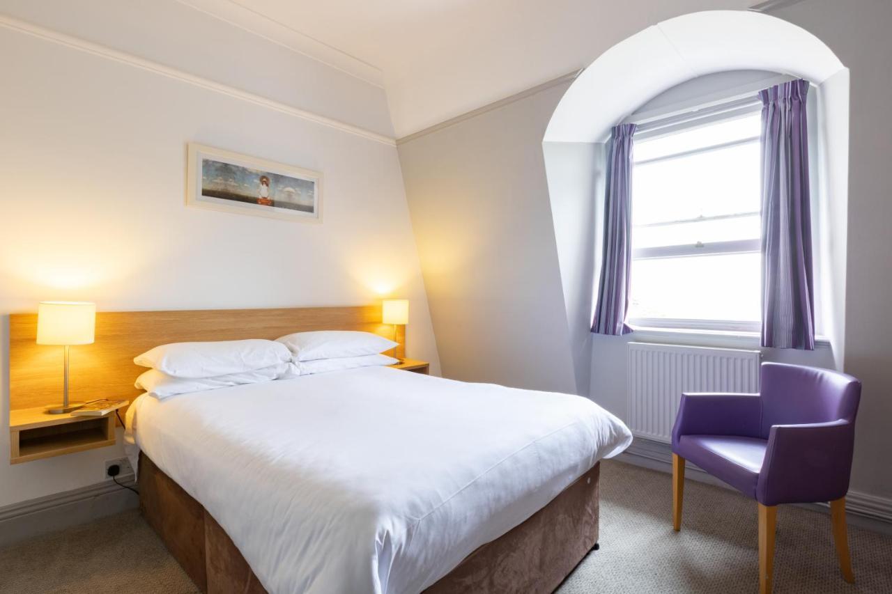 The Caledonian Torbay Hotel Torquay Room photo