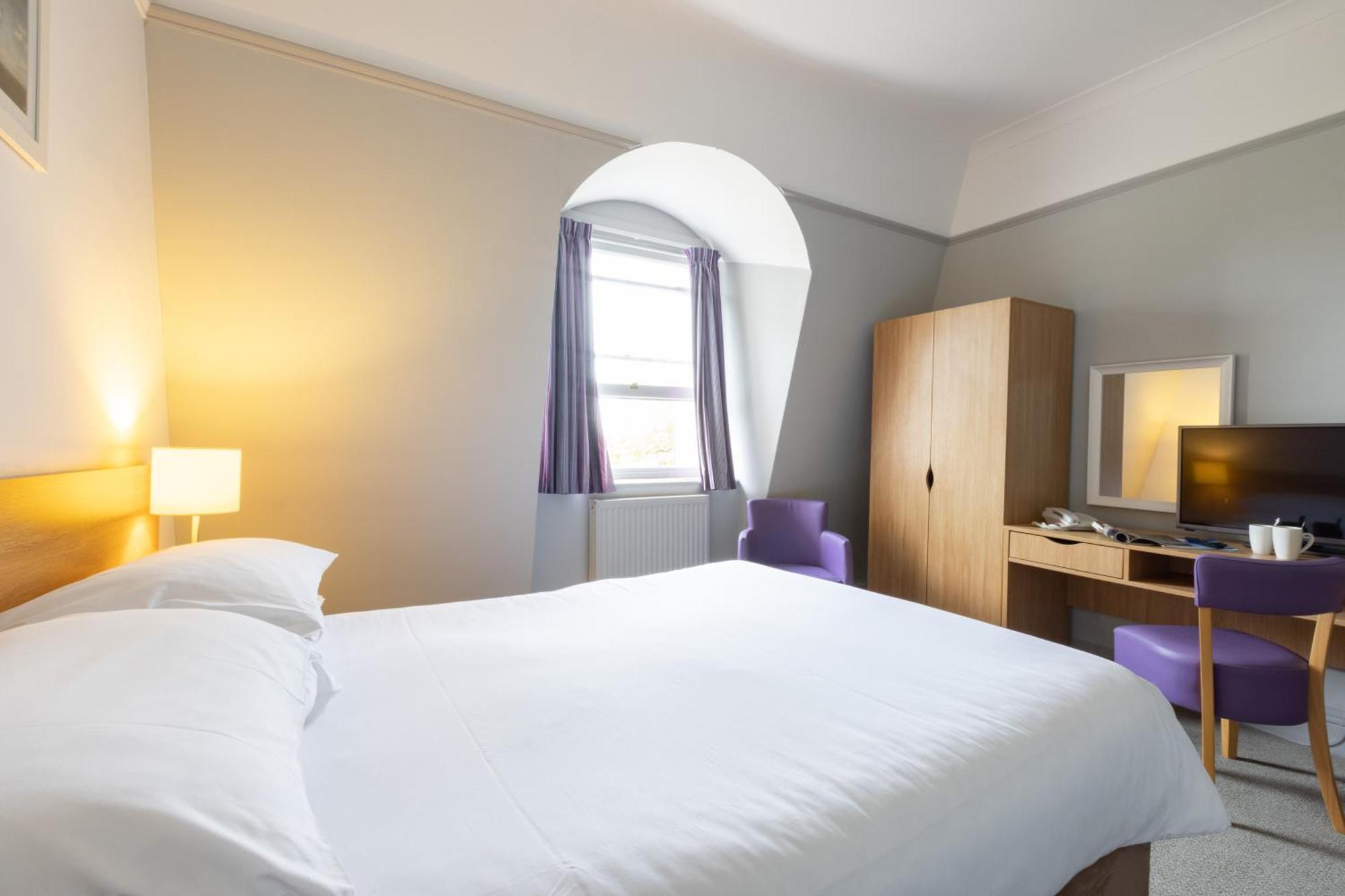 The Caledonian Torbay Hotel Torquay Room photo